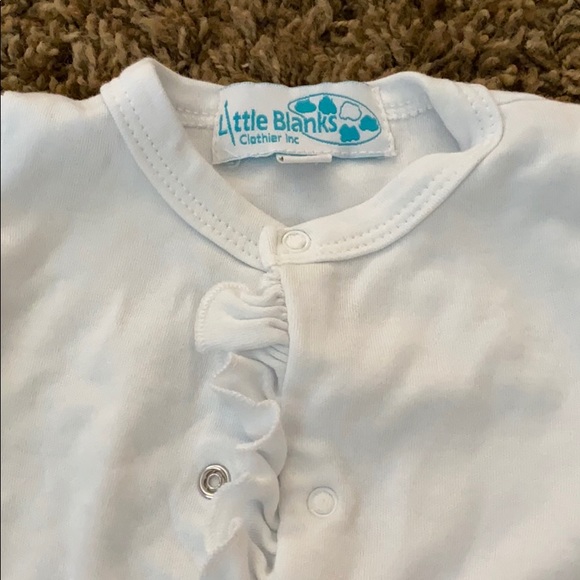 White one piece - Picture 2 of 3